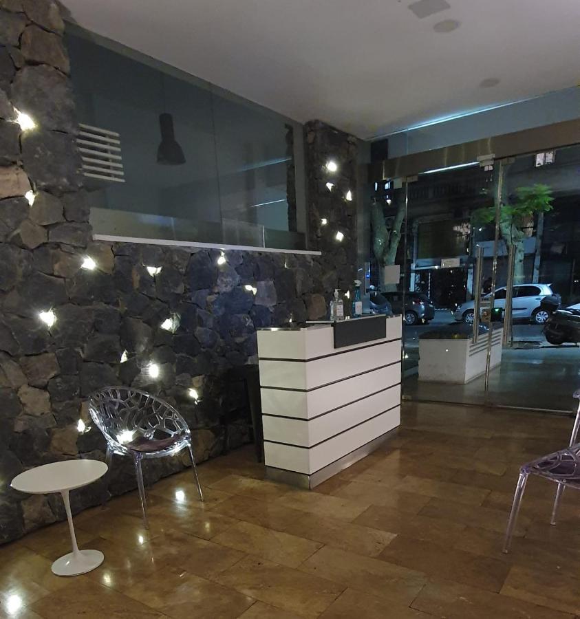 Monoambiente Super Amplio Y Comodo, Ideal Para Explorar La Ciudad Буенос-Айрес Екстер'єр фото